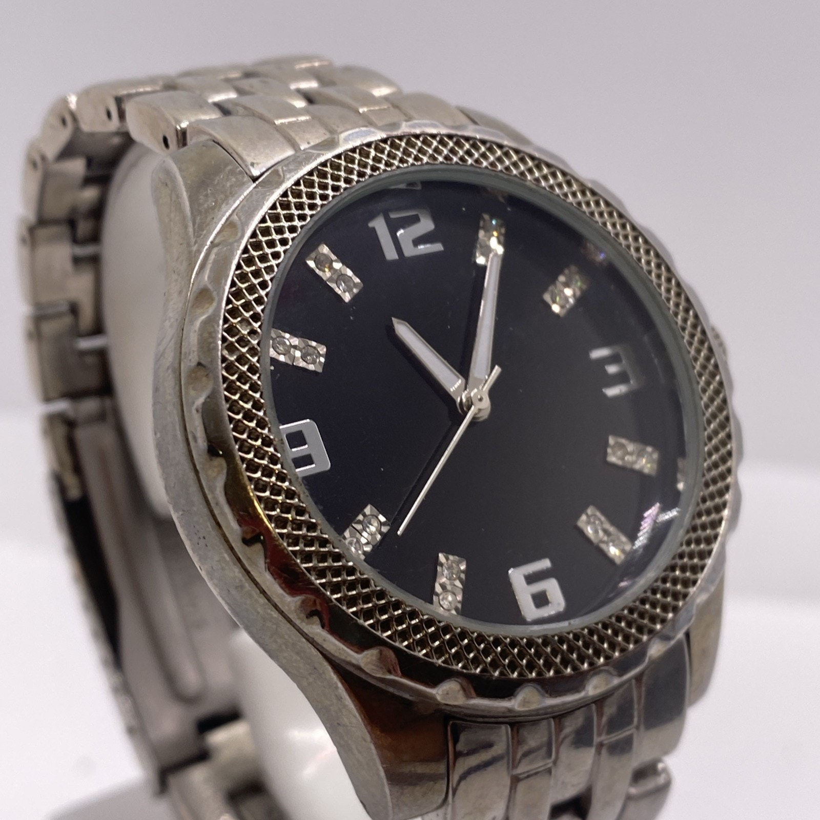 Mens Silver Tone Black Dial Worn Dial Watch Works New Battery